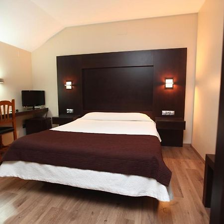 Hotel Anabel Baza Bagian luar foto